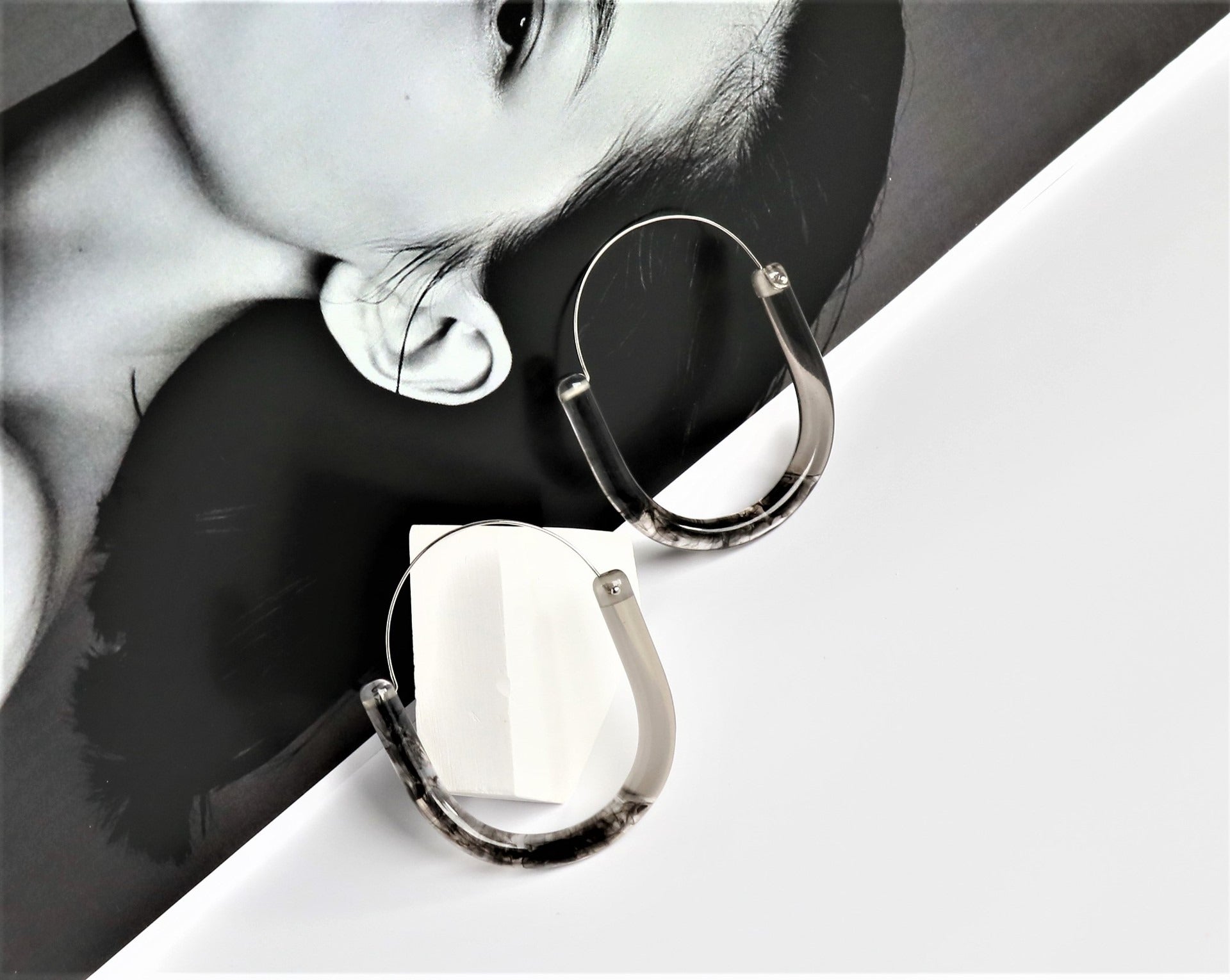 Illusionary Colorful Resin Round Hook Earrings